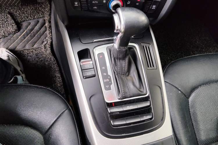 Used Audi A4L 2013 35 TFSI Automatic Standard Model Gear Lever