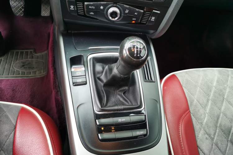 Used Audi A4L 2013 30 TFSI Manual Comfort Model Gear Lever