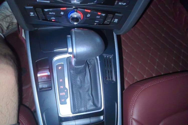 Used Audi A4L 2013 35 TFSI Automatic Standard Model Gear Lever