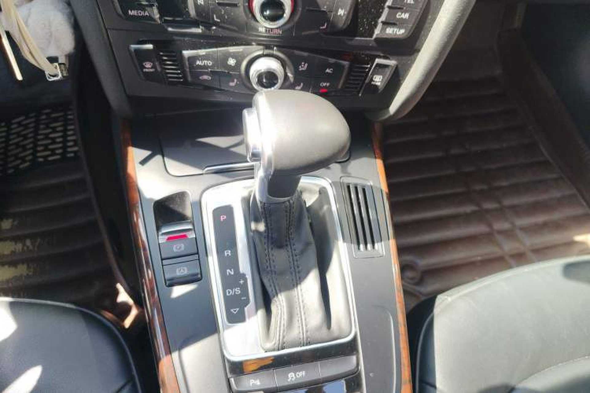 Used Audi A4L 2013 35 TFSI Automatic Comfort Model Gear Lever