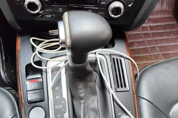 Used Audi A4L 2013 35 TFSI Automatic Technology Edition Gear Lever