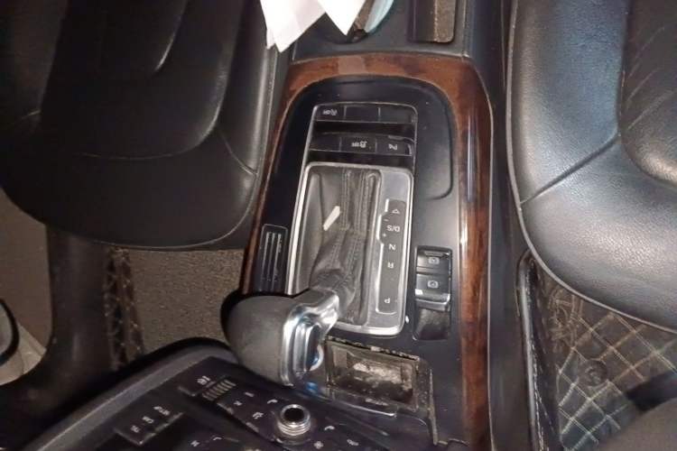 Used Audi A4L 2013 35 TFSI Automatic Standard Model Gear Lever