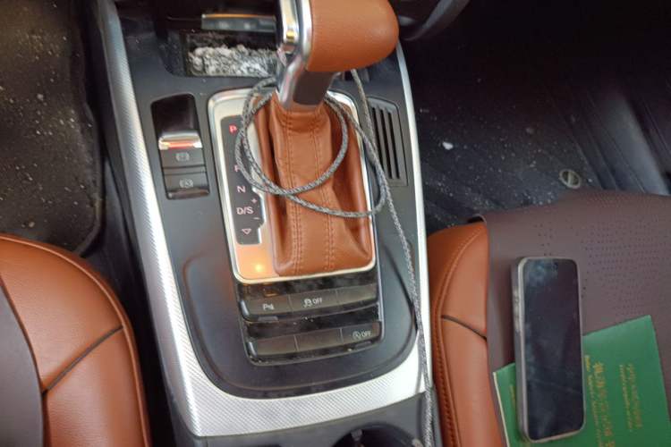 Used Audi A4L 2013 35 TFSI Automatic Standard Model Gear Lever