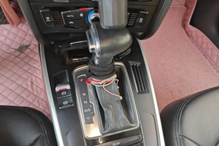 Used Audi A4L 2013 35 TFSI Automatic Standard Model Gear Lever