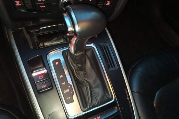 Used Audi A4L 2013 35 TFSI Automatic Standard Model Gear Lever