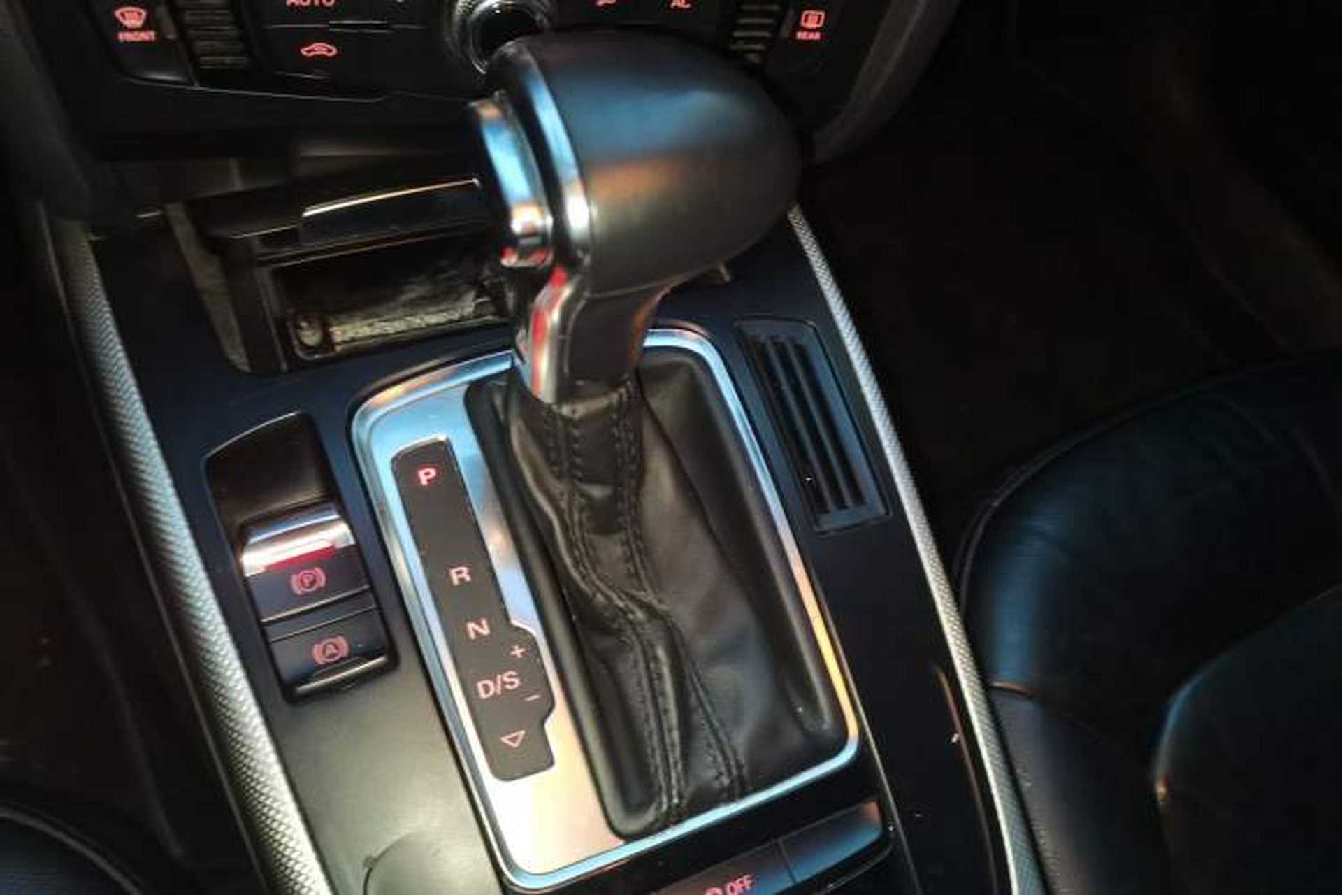 Used Audi A4L 2013 35 TFSI Automatic Standard Model Gear Lever