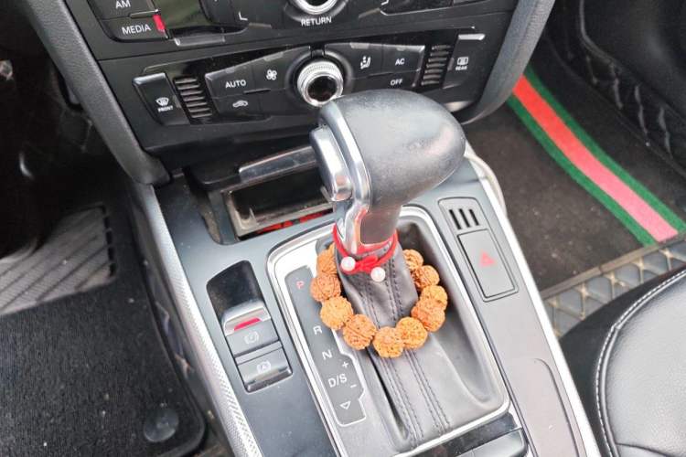 Used Audi A4L 2013 35 TFSI Automatic Standard Model Gear Lever