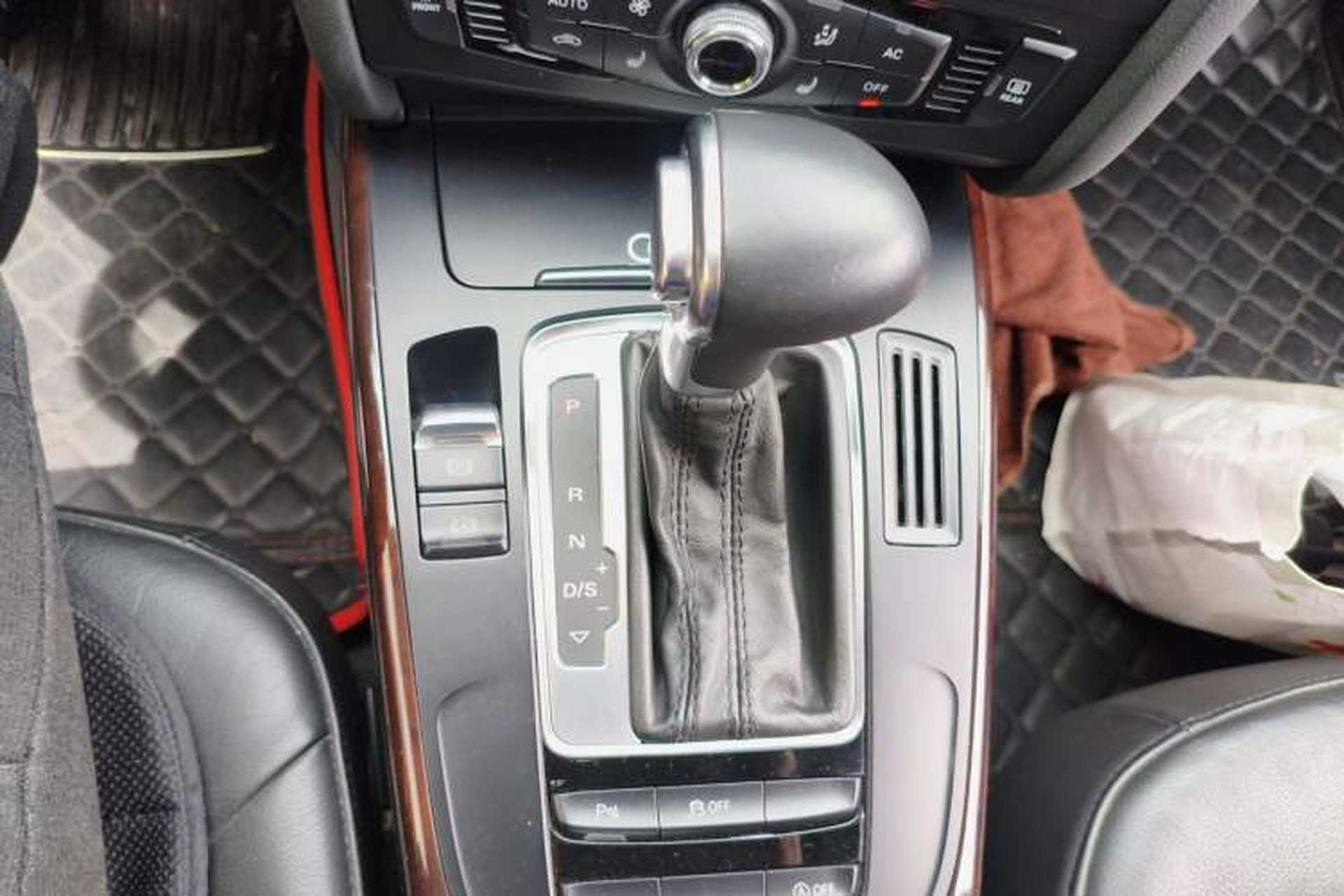 Used Audi A4L 2013 35 TFSI Automatic Comfort Model Gear Lever