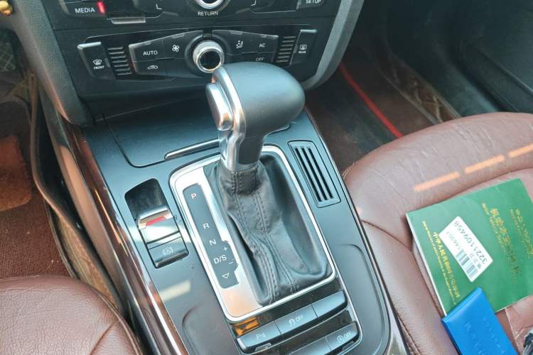Used Audi A4L 2013 35 TFSI Automatic Standard Model Gear Lever