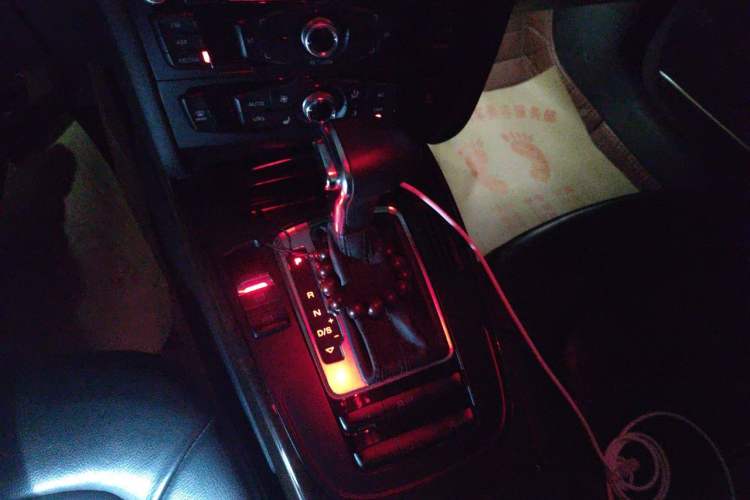 Used Audi A4L 2013 35 TFSI Automatic Comfort Model Gear Lever