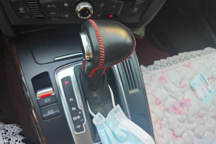Used Audi A4L 2013 35 TFSI Automatic Standard Model Gear Lever