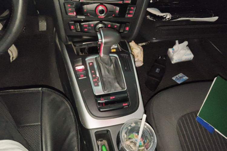 Used Audi A4L 2013 35 TFSI Automatic Standard Model Gear Lever