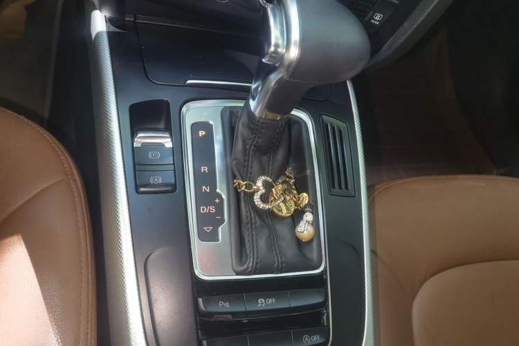 Used Audi A4L 2013 35 TFSI Automatic Standard Model Gear Lever