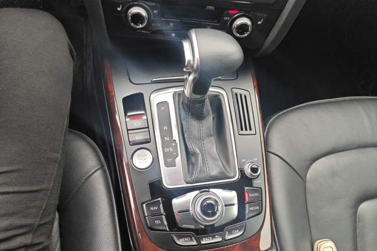 Used Audi A4L 2013 35 TFSI Automatic Technology Edition Gear Lever