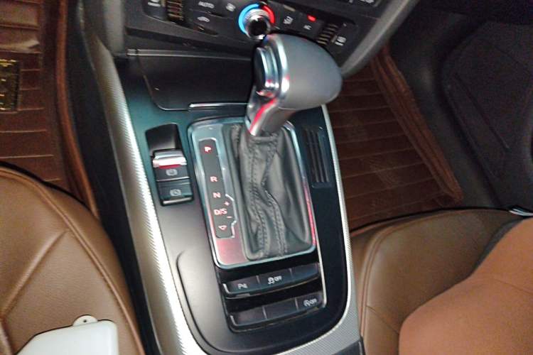 Used Audi A4L 2013 35 TFSI Automatic Standard Model Gear Lever
