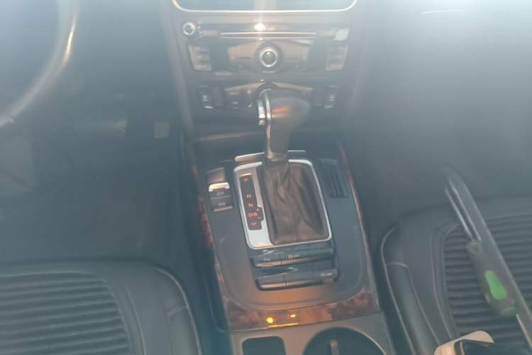 Used Audi A4L 2013 35 TFSI Automatic Comfort Model Gear Lever