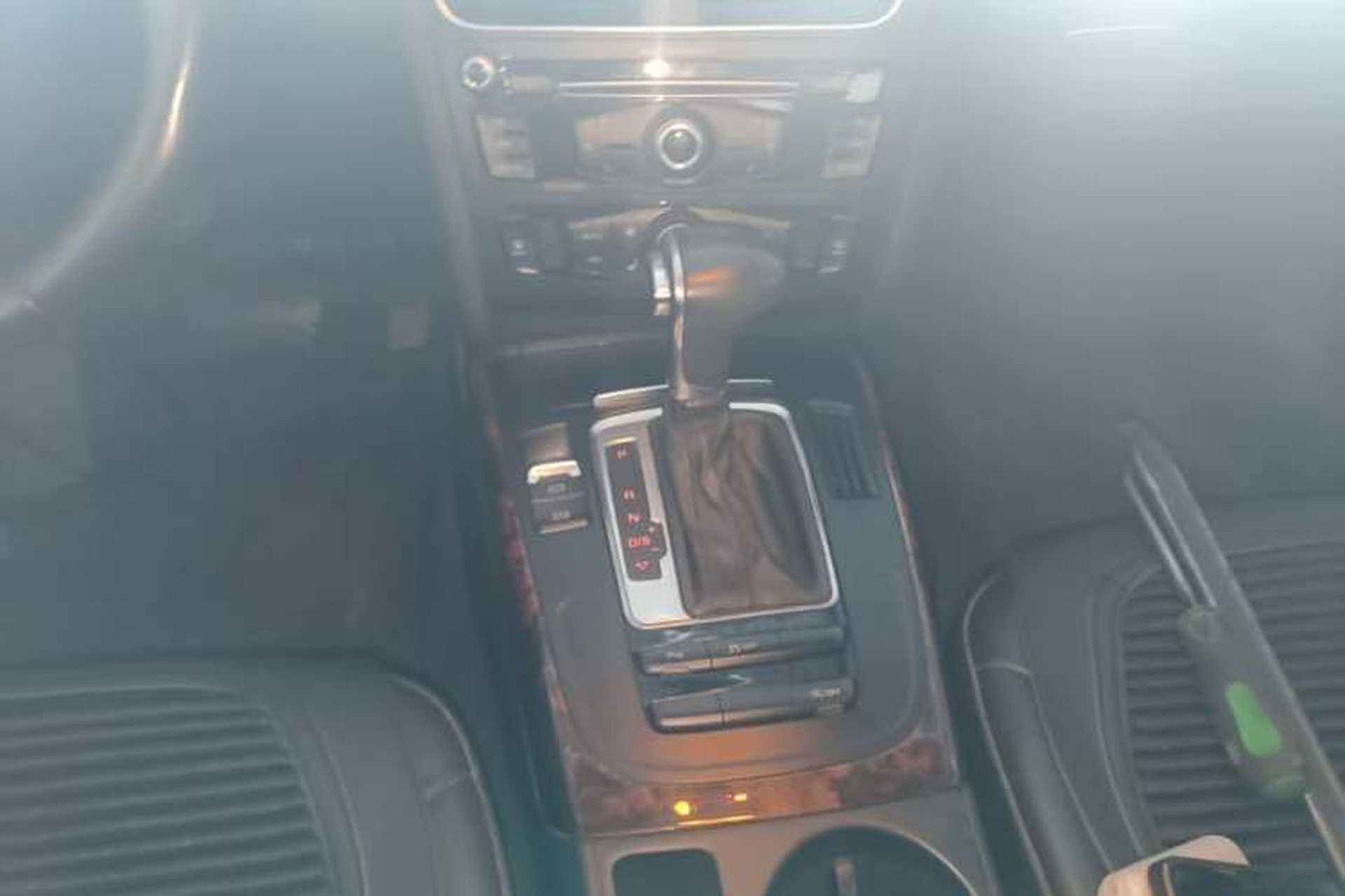 Used Audi A4L 2013 35 TFSI Automatic Comfort Model Gear Lever