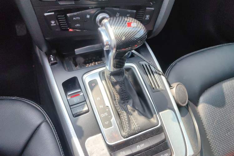 Used Audi A4L 2013 35 TFSI Automatic Standard Model Gear Lever