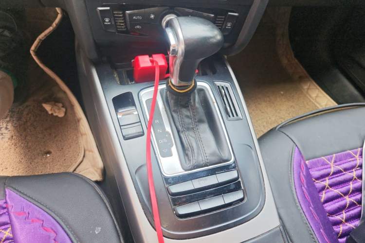 Used Audi A4L 2013 30 TFSI Automatic Comfort Model Gear Lever