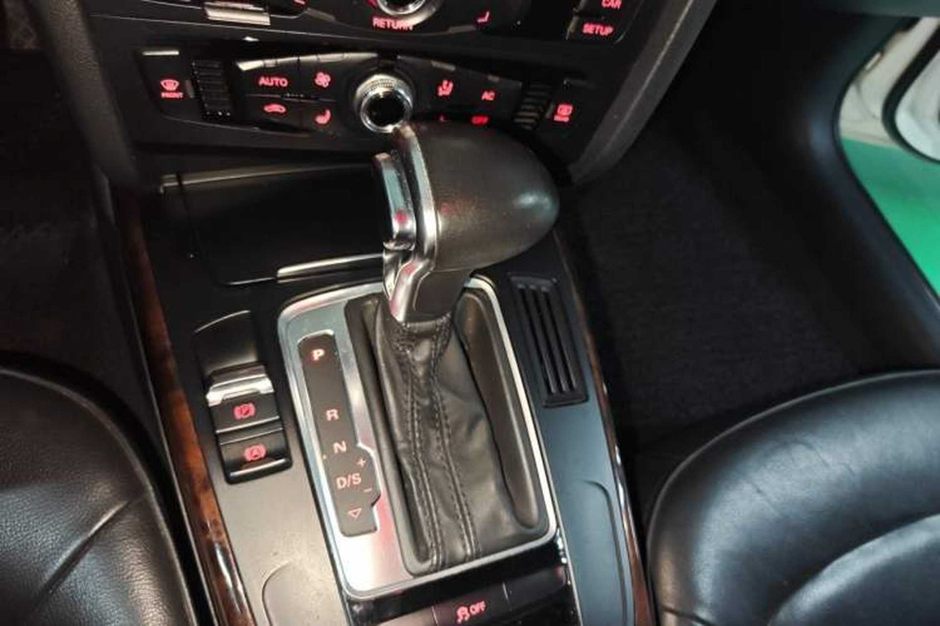 Used Audi A4L 2013 35 TFSI Automatic Comfort Model Gear Lever