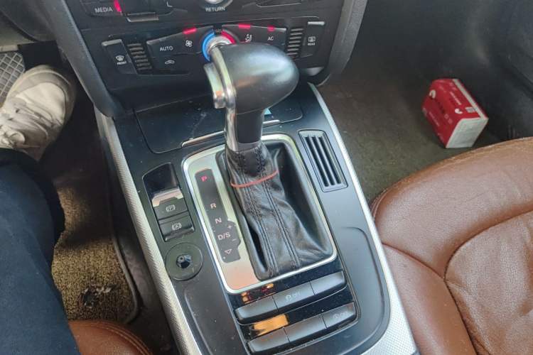Used Audi A4L 2013 35 TFSI Automatic Standard Model Gear Lever