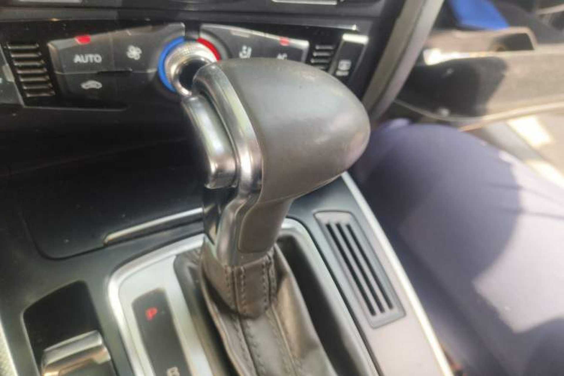Used Audi A4L 2013 35 TFSI Automatic Standard Model Gear Lever
