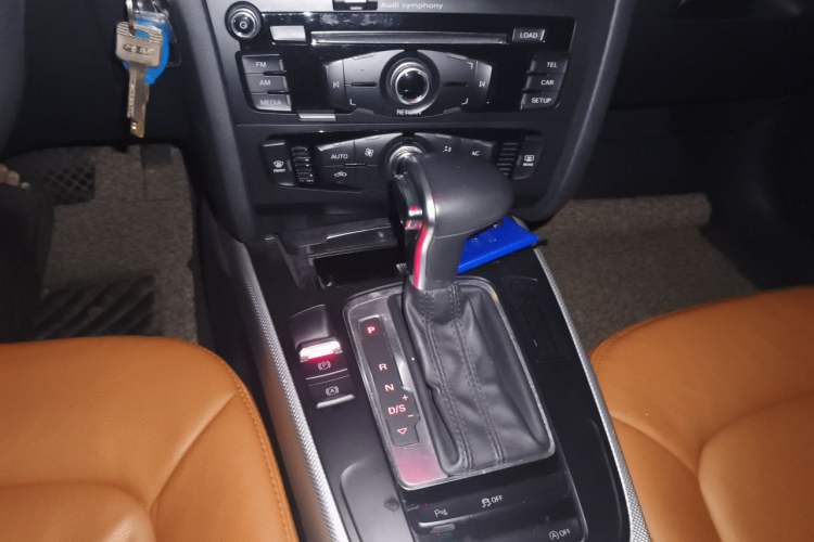 Used Audi A4L 2013 35 TFSI Automatic Standard Model Gear Lever