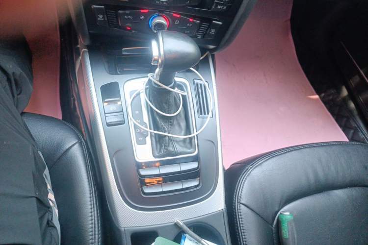 Used Audi A4L 2013 35 TFSI Automatic Standard Model Gear Lever