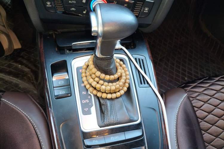 Used Audi A4L 2013 35 TFSI Automatic Comfort Model Gear Lever