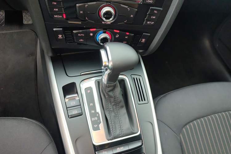Used Audi A4L 2013 35 TFSI Automatic Standard Model Gear Lever