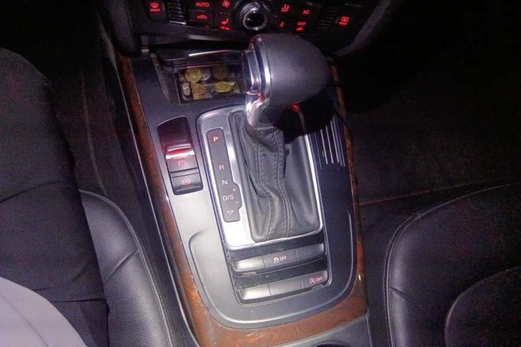 Used Audi A4L 2013 35 TFSI Automatic Comfort Model Gear Lever
