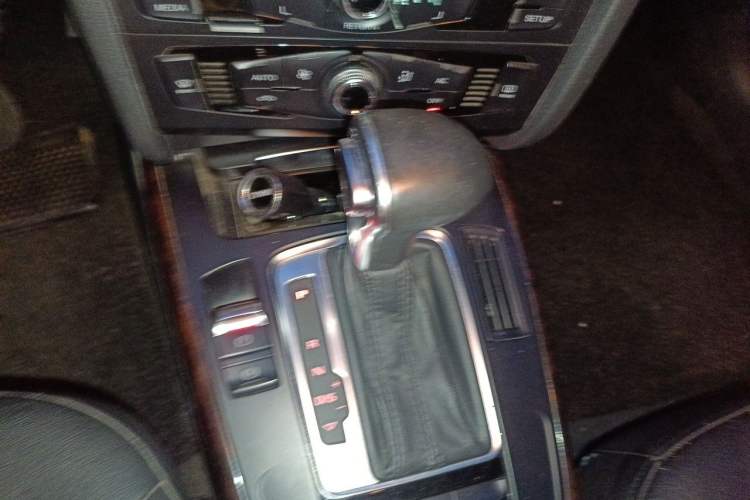 Used Audi A4L 2013 35 TFSI Automatic Standard Model Gear Lever