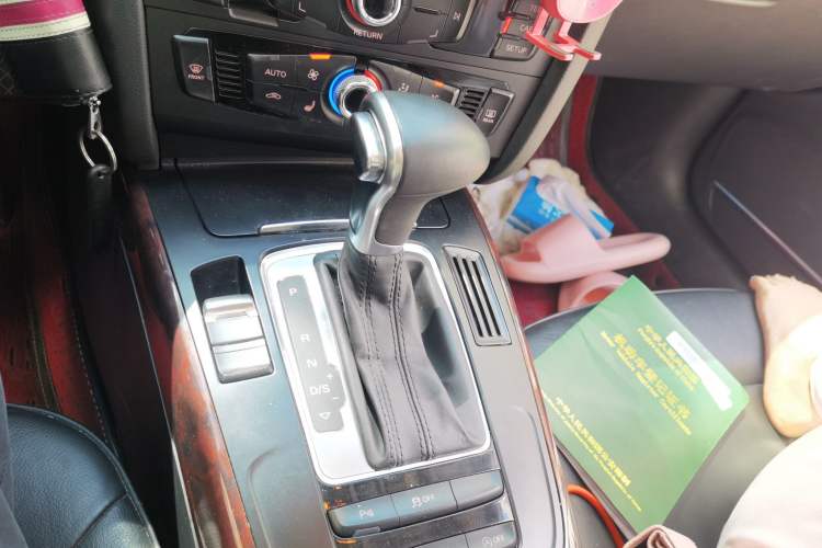 Used Audi A4L 2013 35 TFSI Automatic Comfort Model Gear Lever