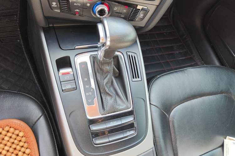 Used Audi A4L 2013 30 TFSI Automatic Comfort Model Gear Lever