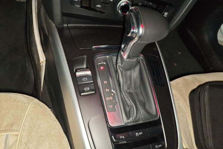 Used Audi A4L 2013 35 TFSI Automatic Standard Model Gear Lever