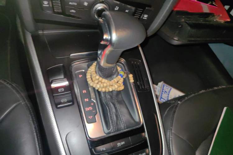 Used Audi A4L 2013 35 TFSI Automatic Standard Model Gear Lever