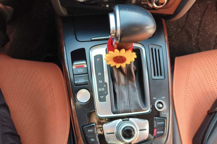 Used Audi A4L 2013 35 TFSI Automatic Technology Edition Gear Lever