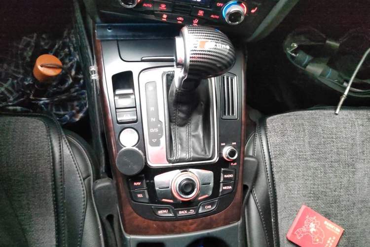 Used Audi A4L 2013 35 TFSI Automatic Technology Edition Gear Lever
