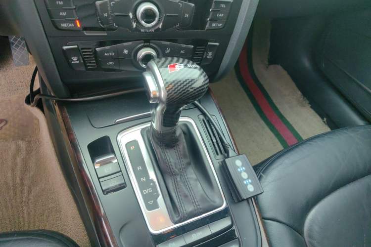 Used Audi A4L 2013 35 TFSI Automatic Standard Model Gear Lever