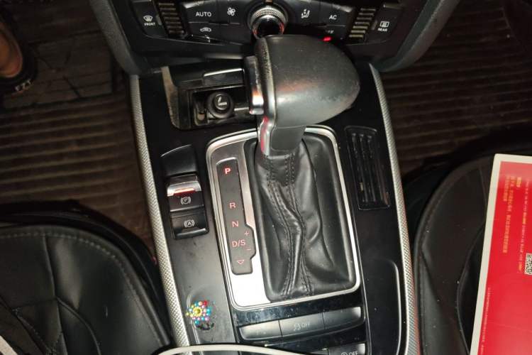 Used Audi A4L 2013 35 TFSI Automatic Standard Model Gear Lever