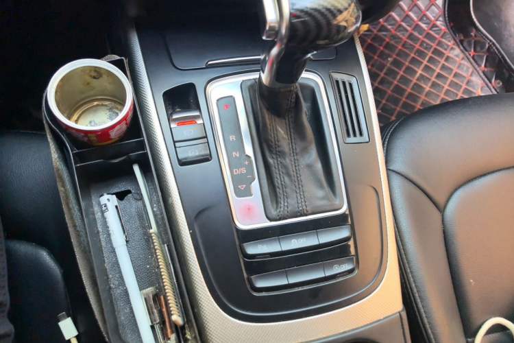 Used Audi A4L 2013 35 TFSI Automatic Standard Model Gear Lever