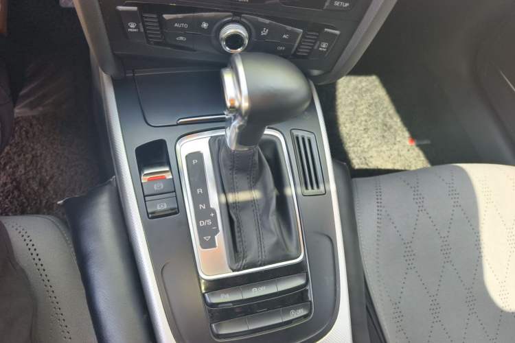 Used Audi A4L 2013 35 TFSI Automatic Standard Model Gear Lever