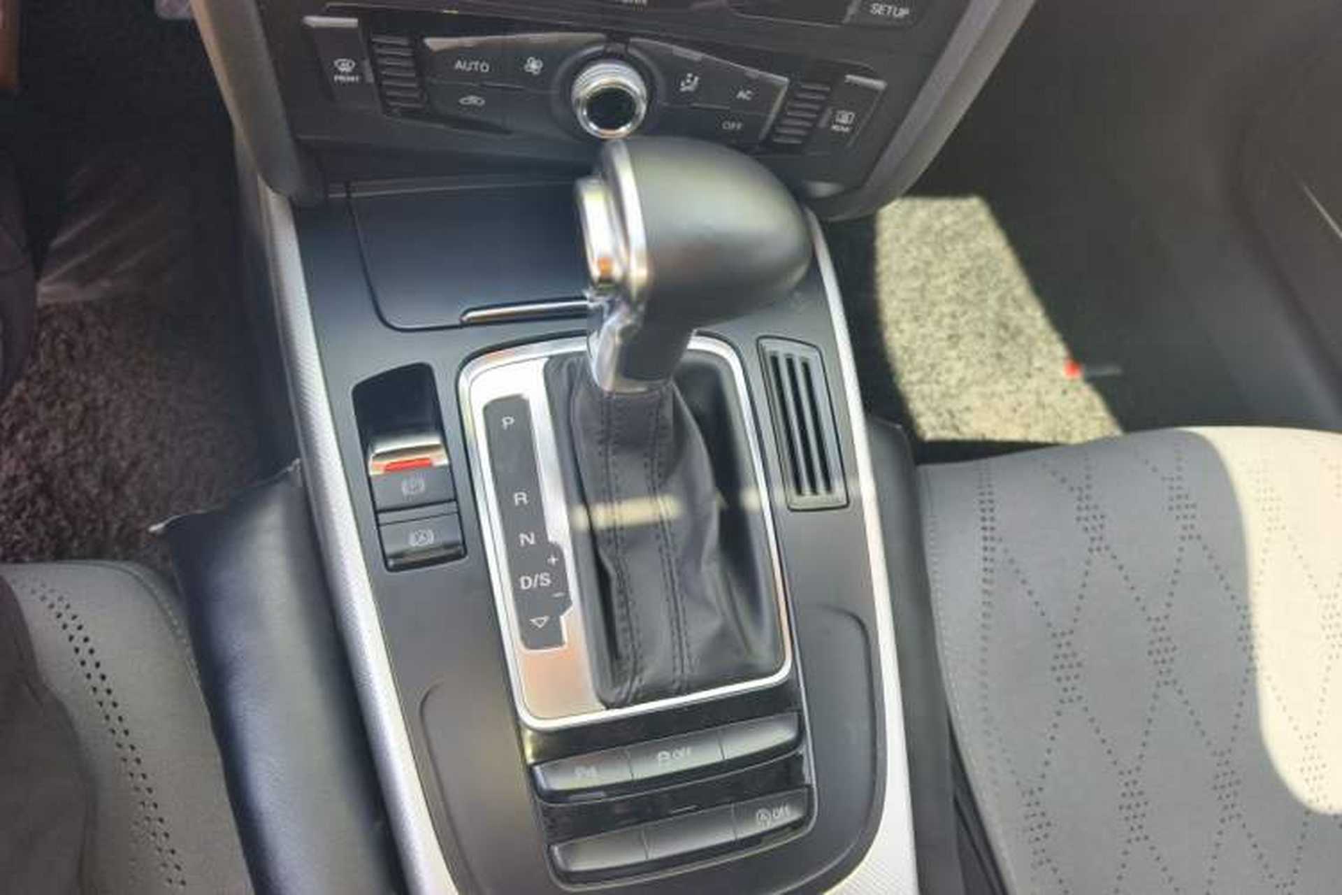 Used Audi A4L 2013 35 TFSI Automatic Standard Model Gear Lever