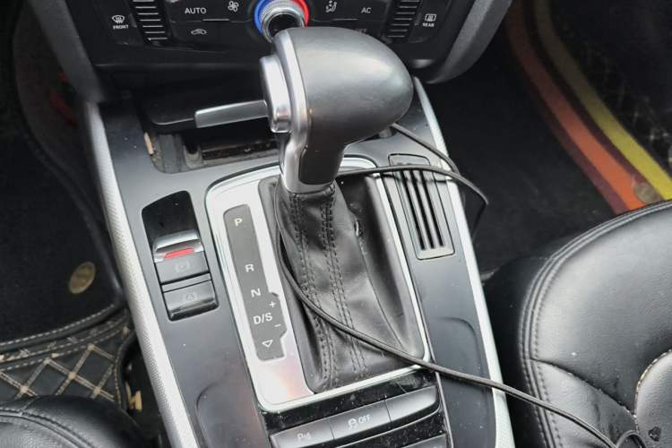 Used Audi A4L 2013 35 TFSI Automatic Technology Edition Gear Lever