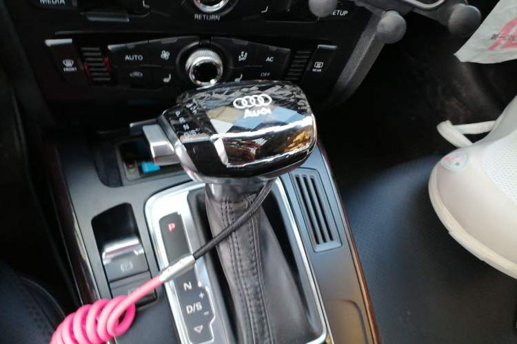 Used Audi A4L 2013 35 TFSI Automatic Comfort Model Gear Lever