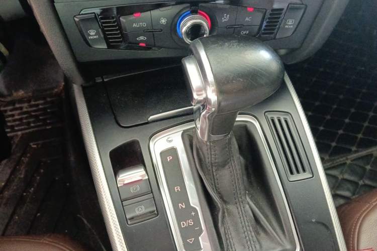 Used Audi A4L 2013 35 TFSI Automatic Standard Model Gear Lever