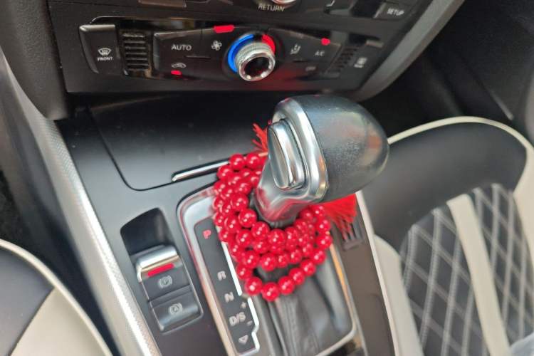 Used Audi A4L 2013 35 TFSI Automatic Standard Model Gear Lever