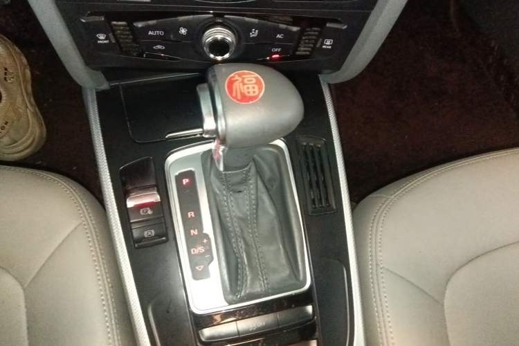 Used Audi A4L 2013 35 TFSI Automatic Standard Model Gear Lever
