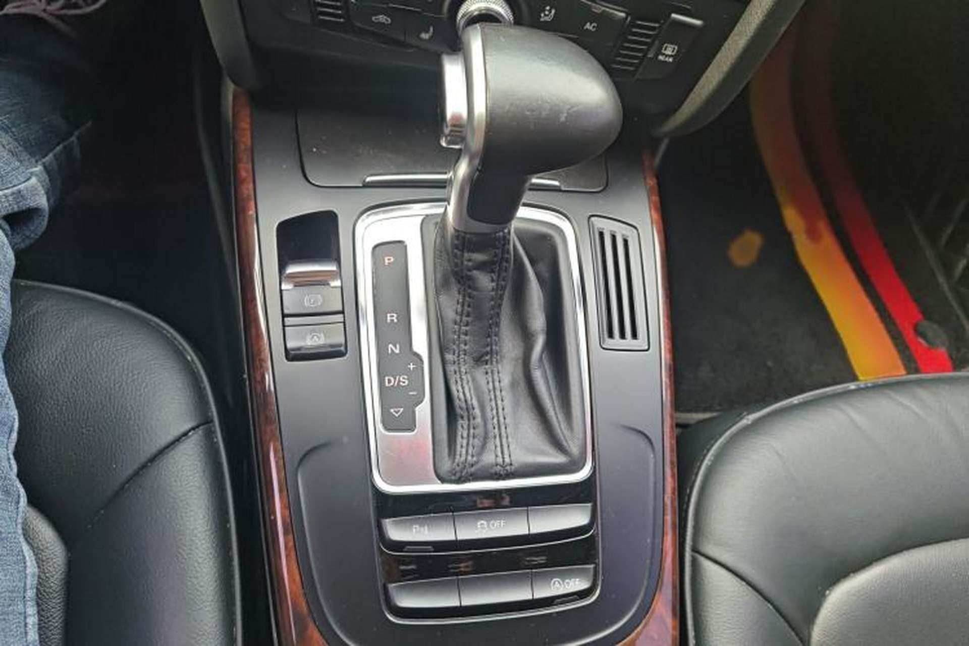 Used Audi A4L 2013 35 TFSI Automatic Comfort Model Gear Lever