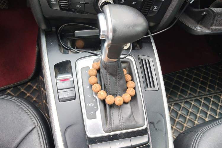 Used Audi A4L 2013 35 TFSI Automatic Standard Model Gear Lever